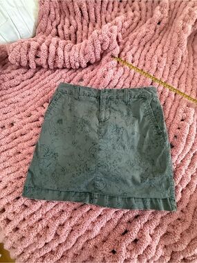 Sonoma Olive Green Tonal Floral Print Utility Denim Mini Skirt Size 6 Casual
